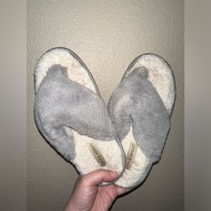 Fluffy slip on flip flop slippers
